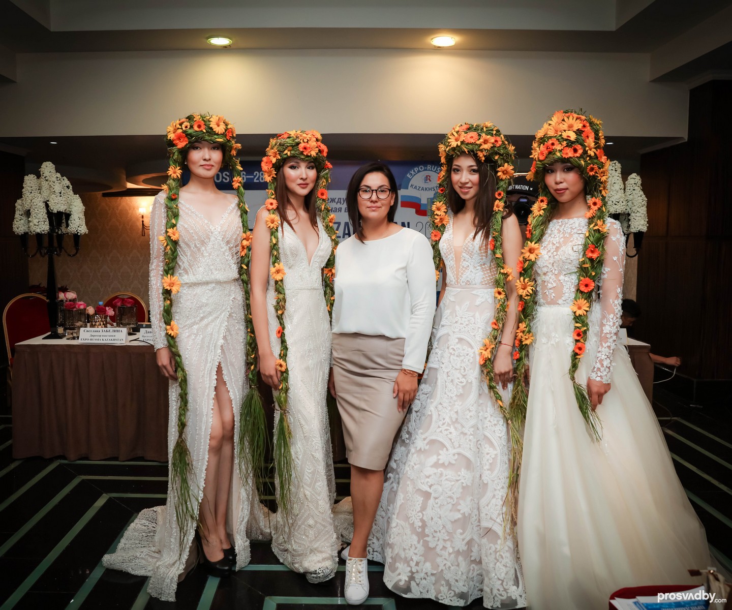 Огоромное спасибо Сауле Нурмухановой - двигателю свадебной моды в Алматы, которая неустанно удивляет невест самыми яркими, дерзкими, головокружительными свадебными платьями. Она самостоятельно ездит на европейские свадебные выставки и первая отбирает модели платьев, в которых будут блистать невесты. И в этой статье вы видите коллекцию платьев свадебного шоурума Bridal, которым владеет Сауле Нурмуханова. Портал Prosvadby.com рекомендует всем невестам Казахстана первым делом при поиске того самого свадебного платья заглянуть в шоурум Bridal!