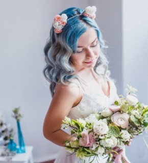 Я очарована... 4 образами невесты с розовыми и голубыми волосами